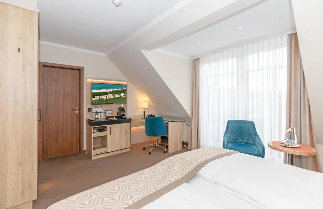 Hotel Am Strand-1